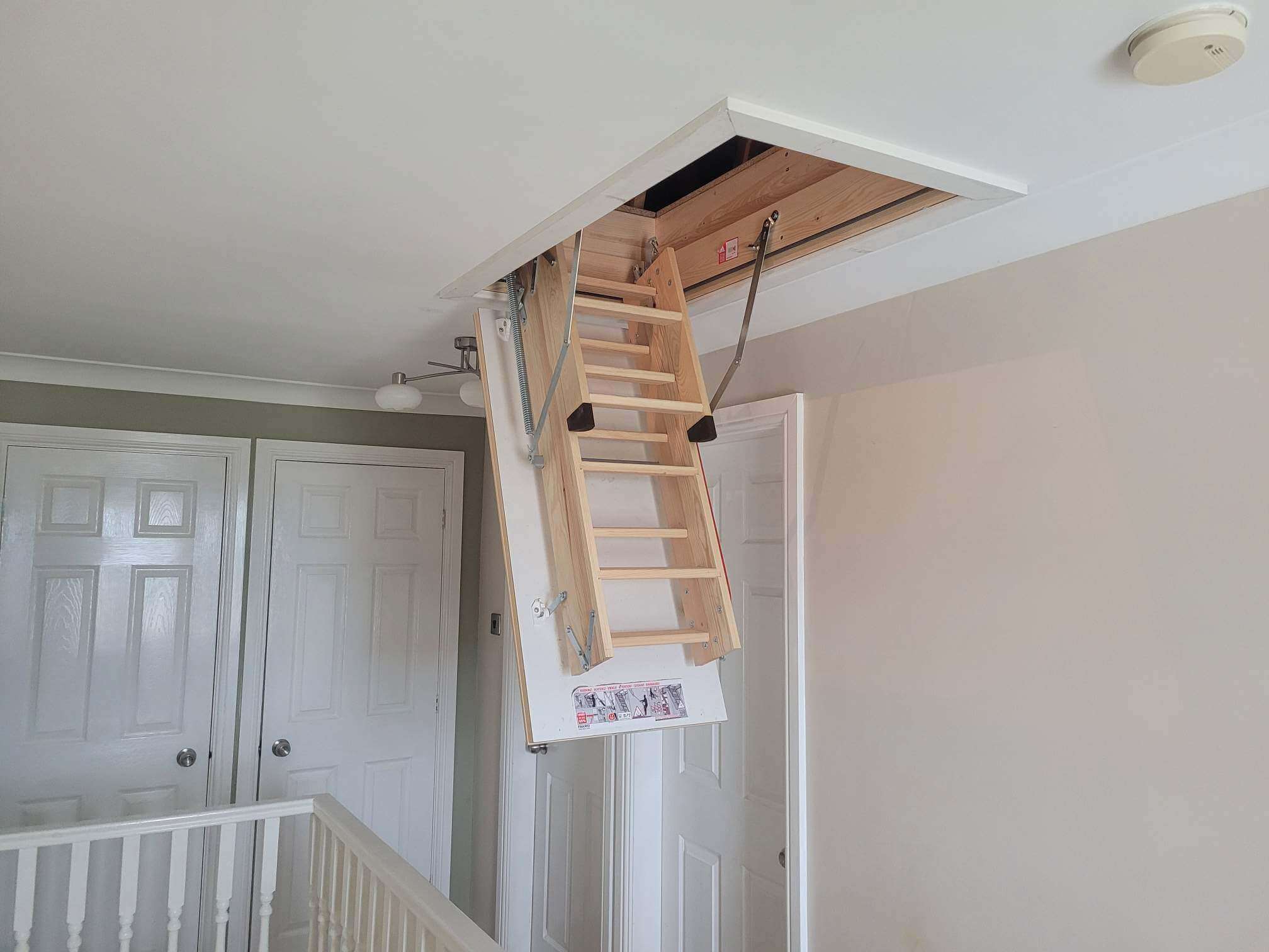 UPVC Loft Hatch & Wooden Deluxe Ladder